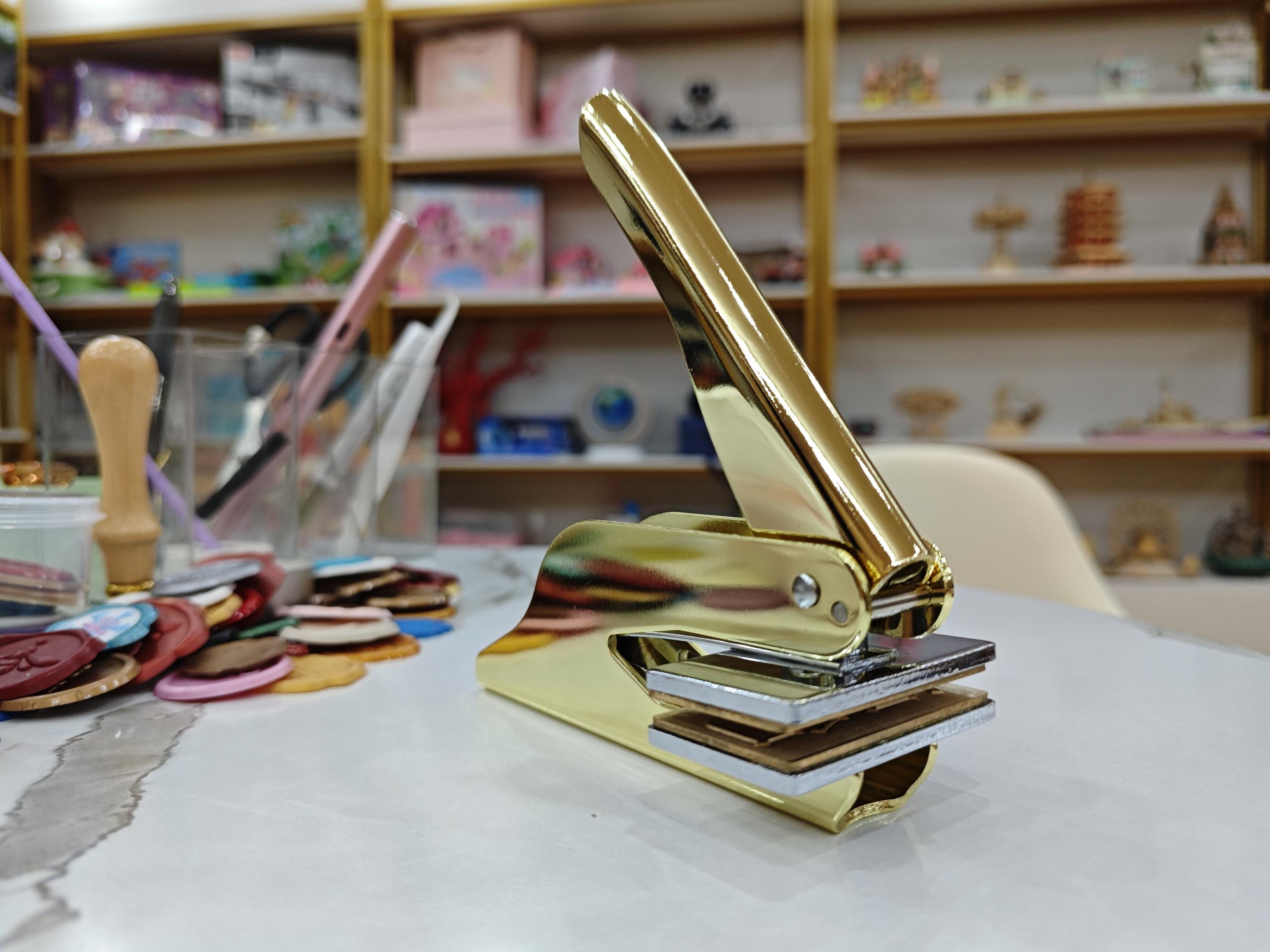Customized Embosser Stamp Priv - Resin Art Logo review and price
